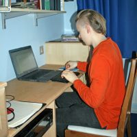 Mtw-old-desk-with-keyboard